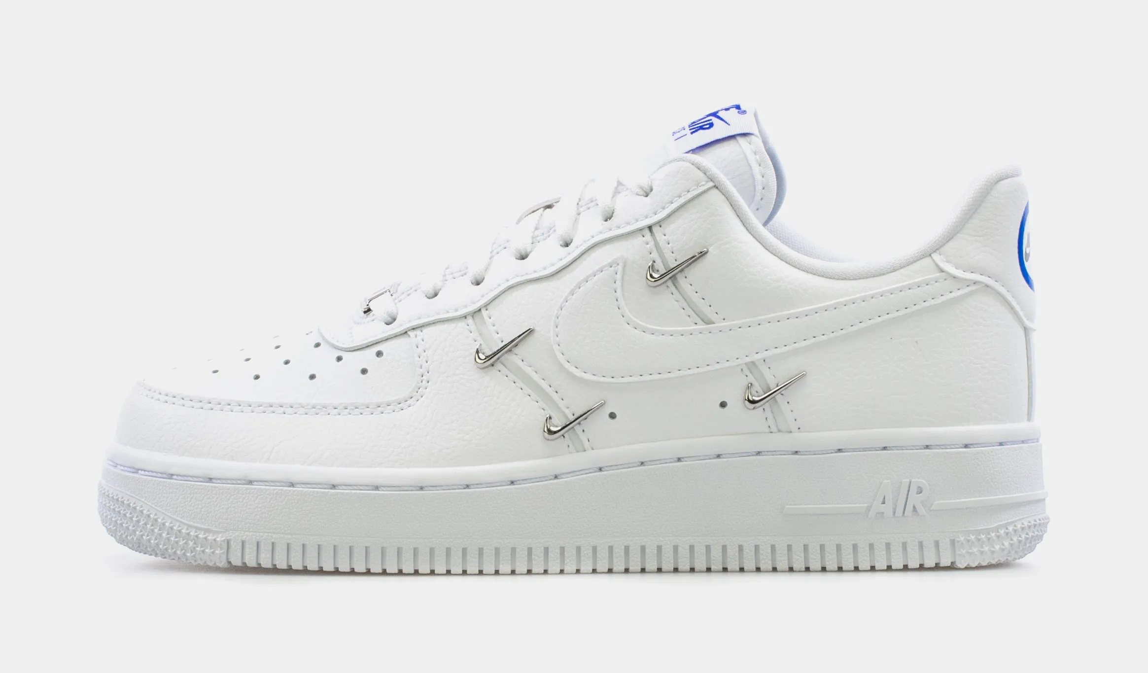 Air Force 1 LX Womens Lifestyle Shoe (White)